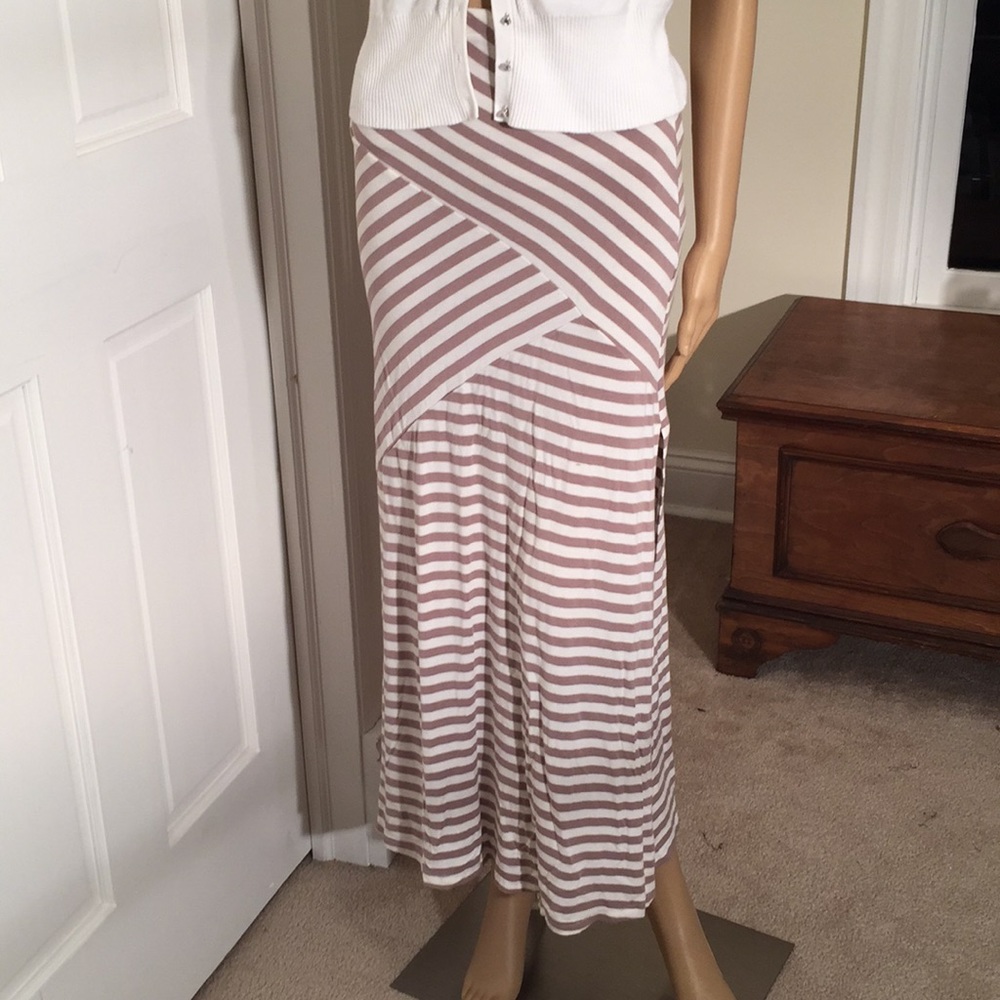 Fun Long Skirt With Double Split! - image 2